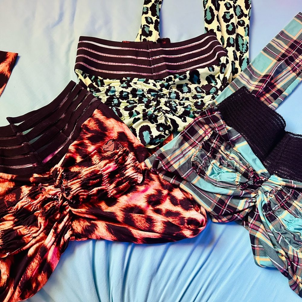 Cute Booty Women's Leopard and Plaid leggings Bundle